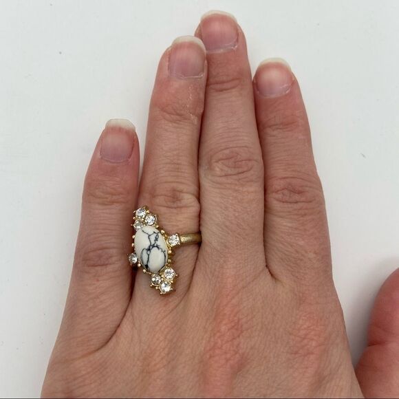 Marbled oval and rhinestone studded ring - 7.25 - Picture 2 of 10
